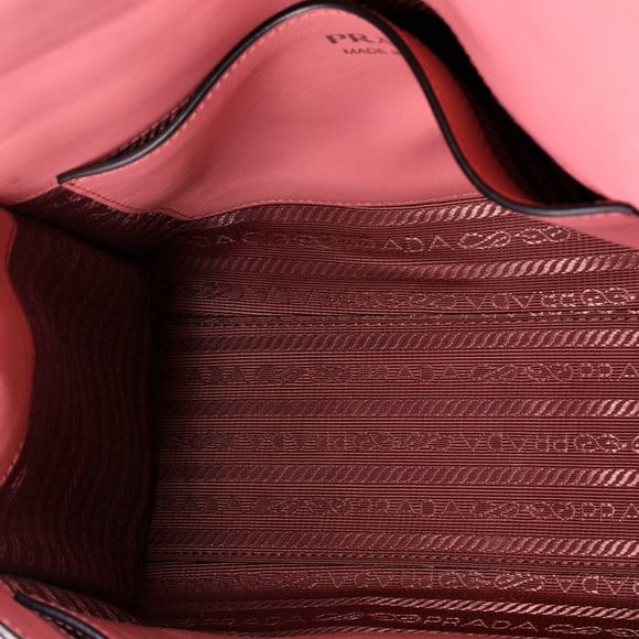 Prada Monochrome Shoulder Bag Saffiano Leather Small Pink - Picture 5 of 6